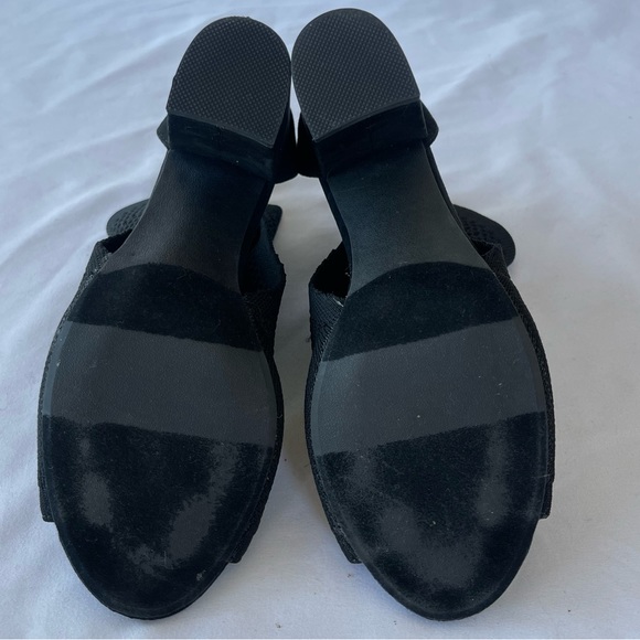 Report Tarragon Peep Toe Perforated Ankle Women’s Bootie Size 6.5 - Picture 9 of 10